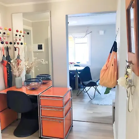Cozy Close To City Center With Free Parking And Balcony Apartment