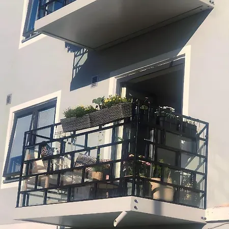 Cozy Close To City Center With Free Parking And Balcony *