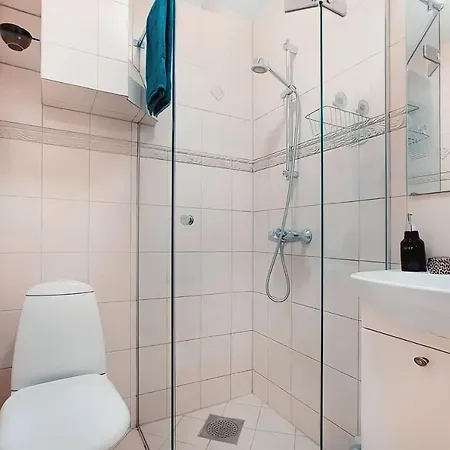 Cozy Close To City Center With Free Parking And Balcony Apartment *