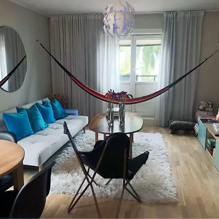 Cozy Close To City Center With Free Parking And Balcony Apartment *