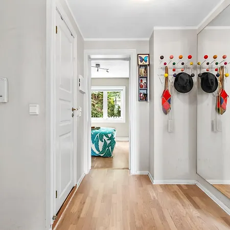 Apartment Cozy Close To City Center With Free Parking And Balcony Oslo