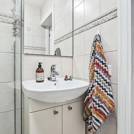Apartment Cozy Close To City Center With Free Parking And Balcony Oslo